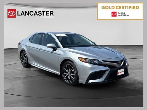 Used 2023 Toyota Camry SE FWD image 1