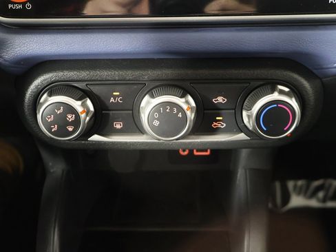 Used 2023 Nissan Versa SV image 39