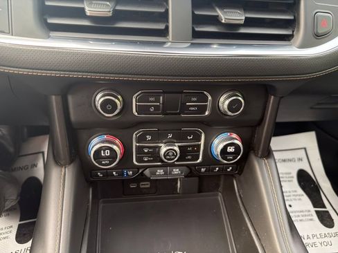 Used 2023 GMC Yukon XL AT4 w/ Technology Package AWD/4WD image 27