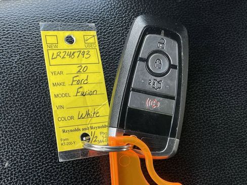 Used 2020 Ford Fusion SE image 29