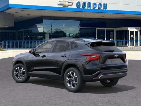 New 2026 Chevrolet Trax LT w/ Driver Confidence Package FWD image 3