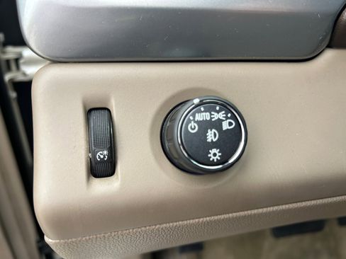 Used 2015 Chevrolet Tahoe LT w/ Luxury Package RWD image 19