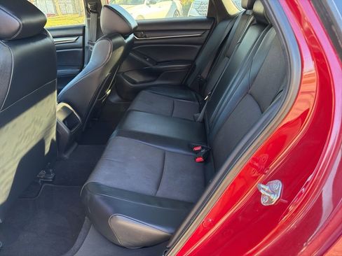 Used 2018 Honda Accord Sport image 11