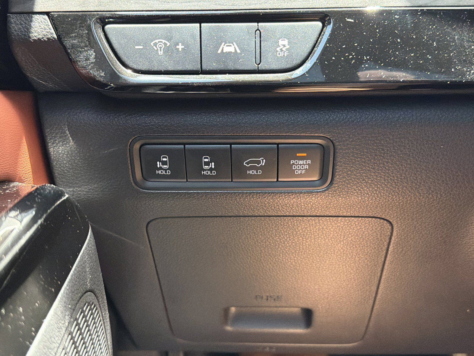 Used 2024 Kia Carnival SX FWD image 32