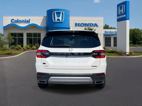 Used 2024 Honda Pilot Touring image 5