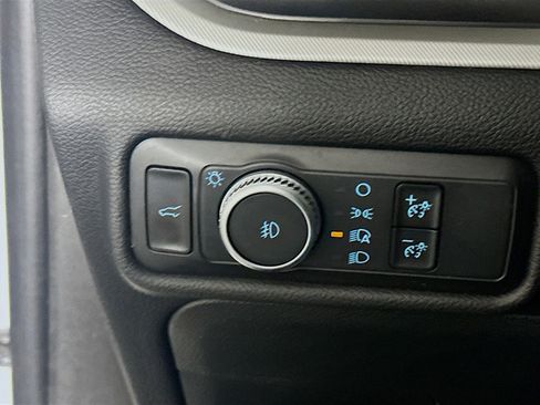 Used 2020 Ford Explorer XLT w/ Equipment Group 202A image 17