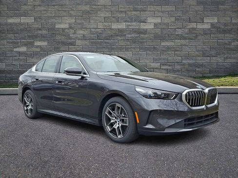 New 2026 BMW 530i xDrive w/ Premium Package AWD/4WD image 1