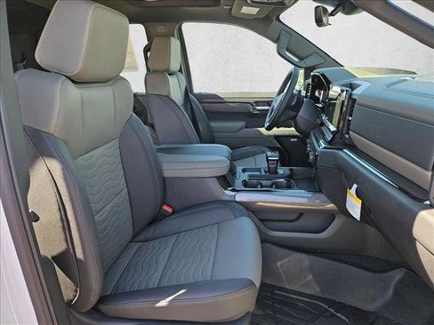 New 2026 Chevrolet Silverado 1500 ZR2 w/ LPO, Dark Essentials Package AWD/4WD image 17