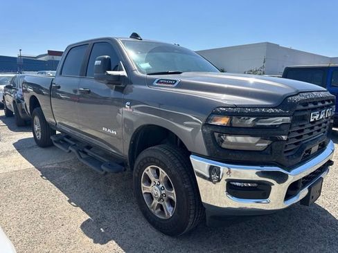 Used 2025 RAM 3500 Big Horn AWD/4WD image 3