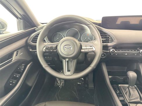 New 2026 MAZDA MAZDA3 Hatchback w/Premium Plus Pkg image 33