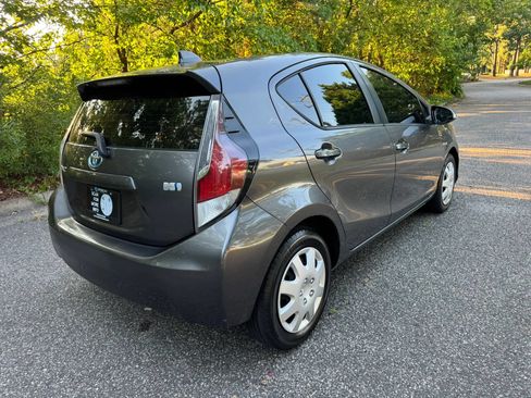 Used 2016 Toyota Prius C One FWD image 5