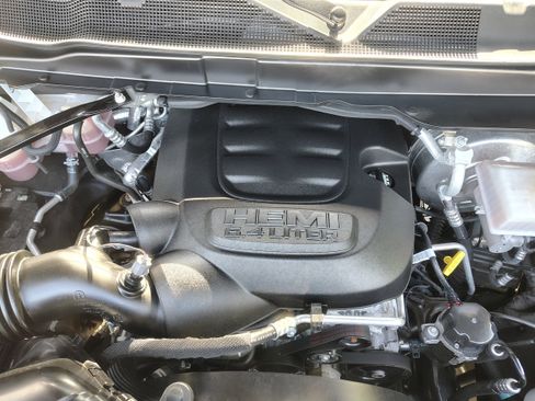 Certified 2025 RAM 2500 Big Horn AWD/4WD image 15