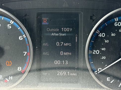 Used 2017 Toyota RAV4 LE FWD image 31