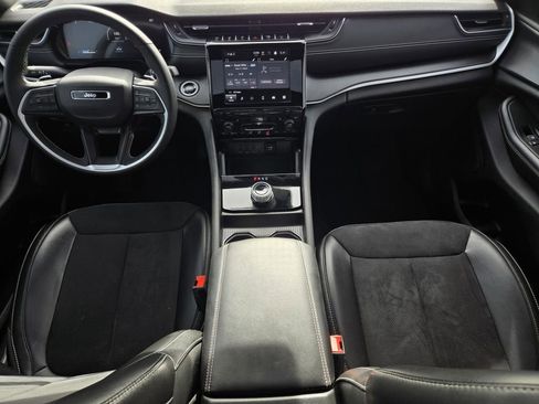 Used 2024 Jeep Grand Cherokee L Altitude image 18