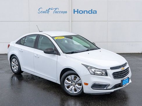 Used 2016 Chevrolet Cruze LS image 2