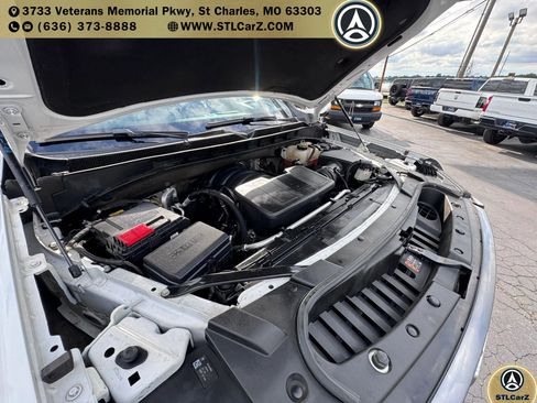 Used 2021 GMC Yukon XL AT4 w/ Rear Media and Nav Package AWD/4WD image 16