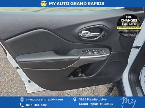 Used 2021 Jeep Cherokee Limited w/ Elite Package AWD/4WD image 10