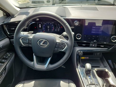Used 2025 Lexus NX 250 FWD w/ Accessory Package (Z1) image 16