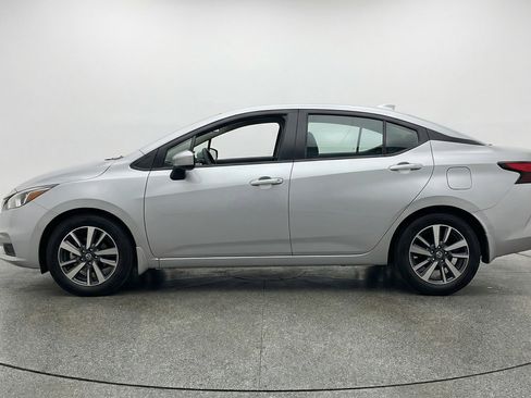 Used 2025 Nissan Versa SV image 5