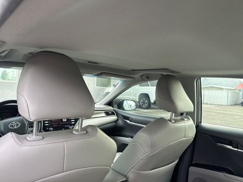 Used 2019 Toyota Camry SE image 10