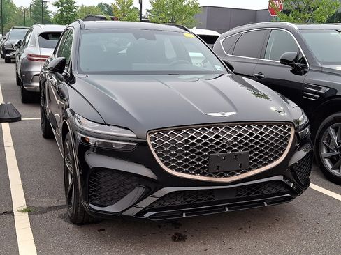 Used 2024 Genesis GV70 2.5T w/ Sport Prestige Package AWD/4WD image 2