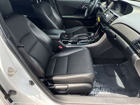 Used 2016 Honda Accord Sport image 30