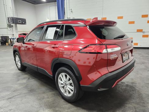 Used 2022 Toyota Corolla Cross LE FWD image 11