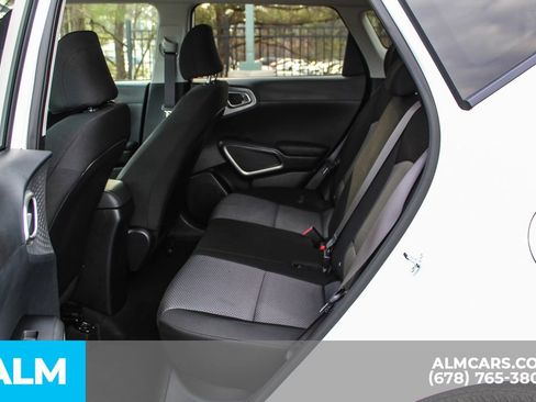 Used 2025 Kia Soul LX FWD image 18