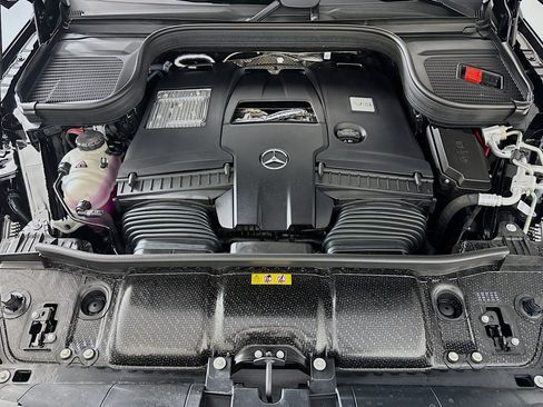 New 2026 Mercedes-Benz GLS 580 4MATIC image 11