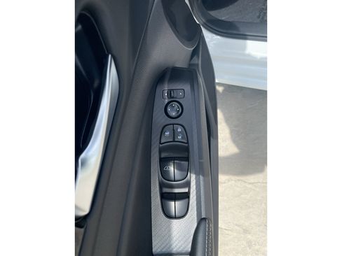 Used 2025 Nissan Altima 2.5 SV image 13