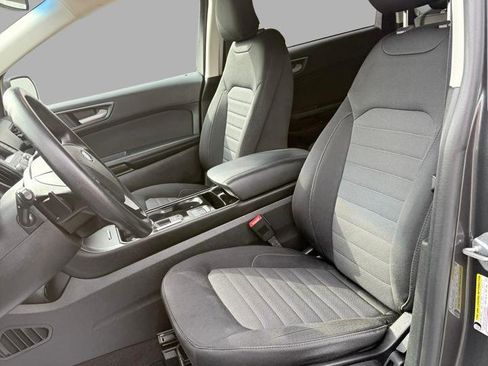 Used 2019 Ford Edge SE image 27