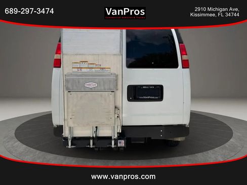 Used 2013 Chevrolet Express 3500 Extended RWD image 4