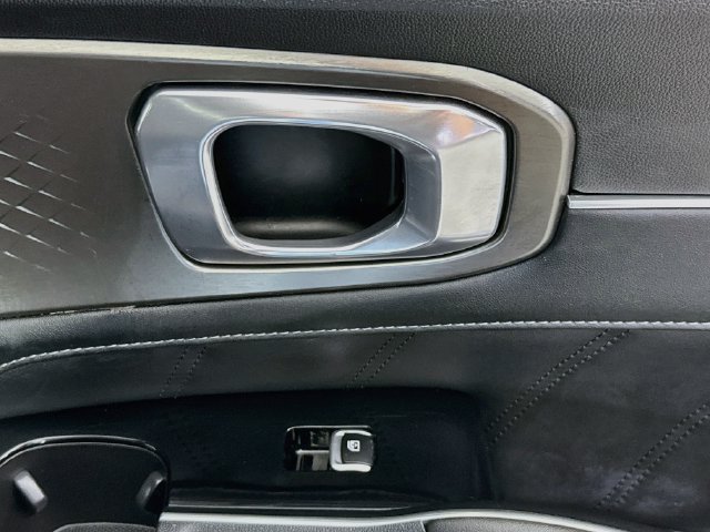 Used 2023 Kia Sorento SX FWD image 28