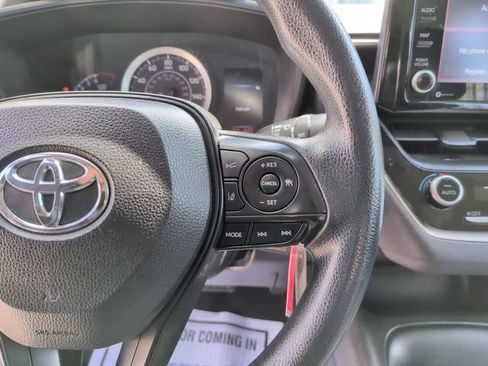 Used 2022 Toyota Corolla LE FWD image 16