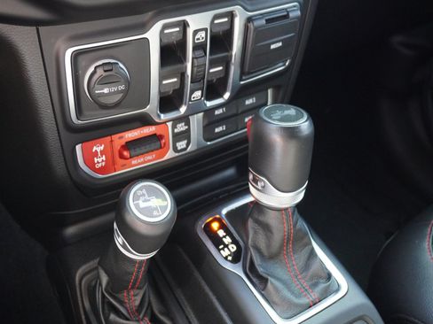 Used 2021 Jeep Wrangler Unlimited Rubicon AWD/4WD image 27