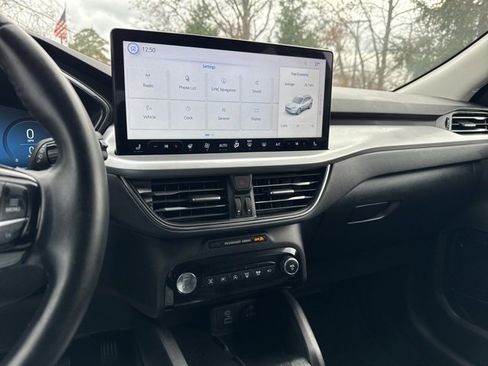 Used 2023 Ford Escape Platinum image 12