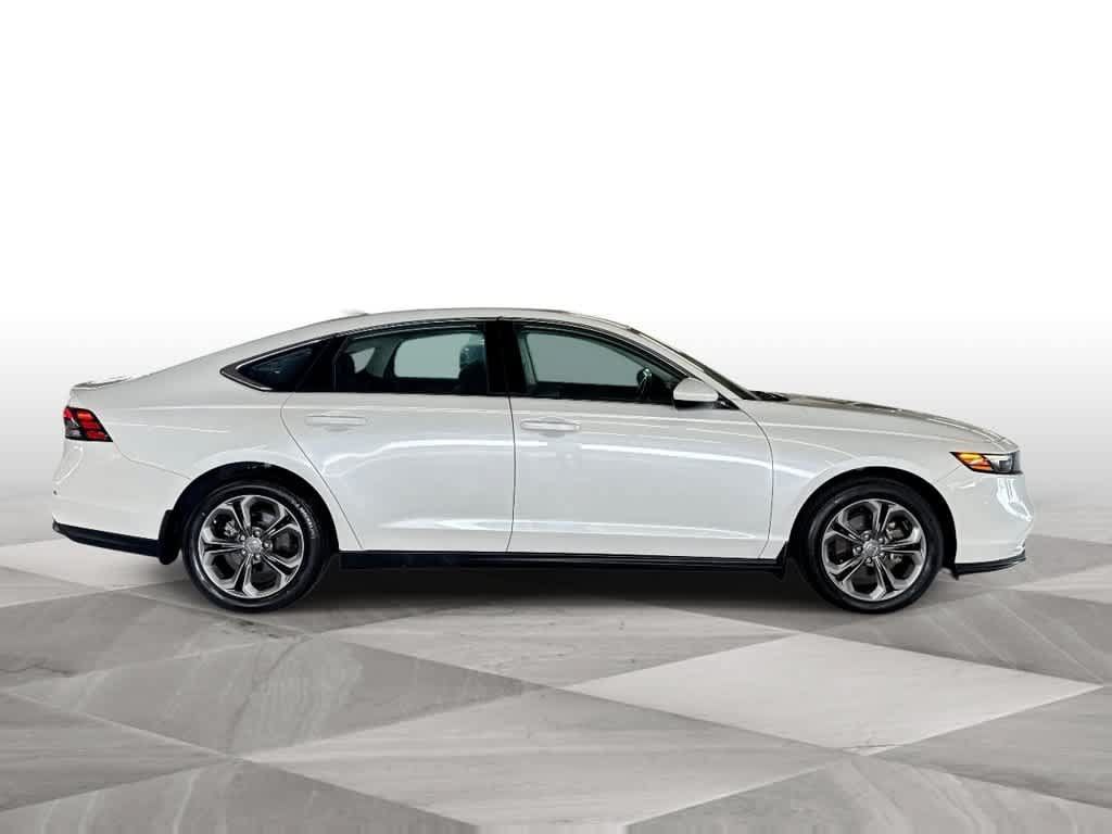 Used 2023 Honda Accord EX image 9