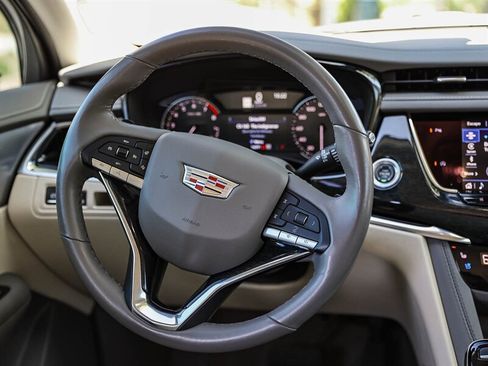 Used 2023 Cadillac XT6 Premium Luxury AWD/4WD image 20