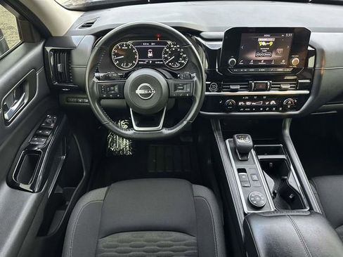 Used 2022 Nissan Pathfinder SV w/ SV Premium Package image 19