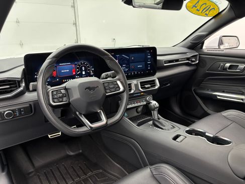 Used 2024 Ford Mustang GT Premium RWD image 3