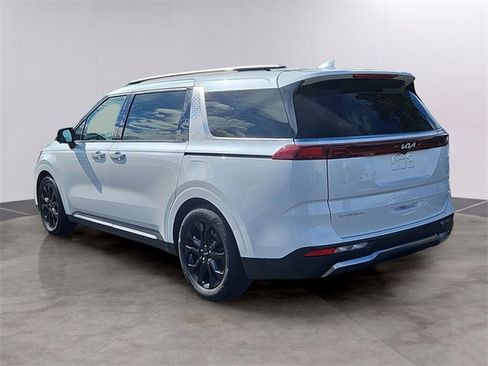 Certified 2024 Kia Carnival SX Prestige image 6