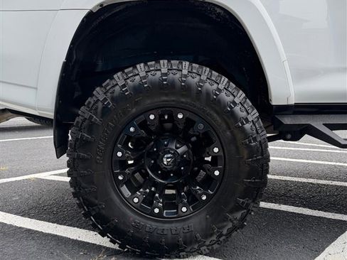 Used 2019 Toyota 4Runner SR5 RWD image 11