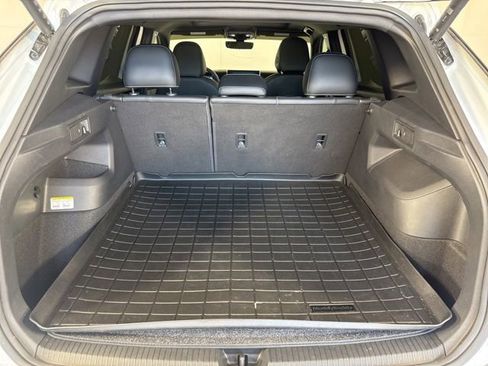 Certified 2025 Volkswagen Tiguan SE R-Line AWD/4WD image 20