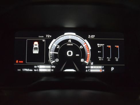 Used 2024 Toyota Tundra Platinum AWD/4WD image 48