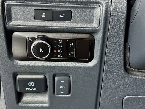 Used 2023 Ford Expedition Max Limited image 14