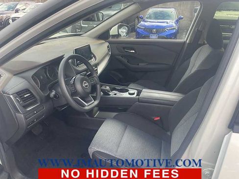 Used 2023 Nissan Rogue SV AWD/4WD image 2