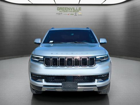 Used 2022 Jeep Wagoneer Series III w/ Premium Group I RWD image 12