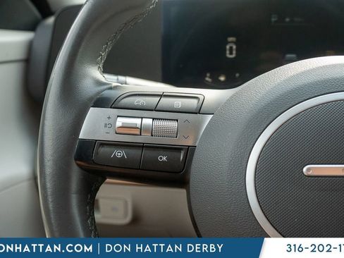 Used 2024 Hyundai Kona SEL FWD image 11