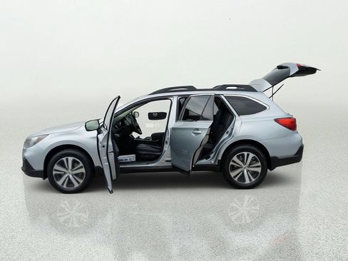 Used 2019 Subaru Outback 2.5i Limited AWD/4WD image 12