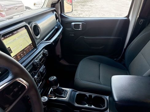 Used 2023 Jeep Wrangler Unlimited Rubicon 4xe image 26